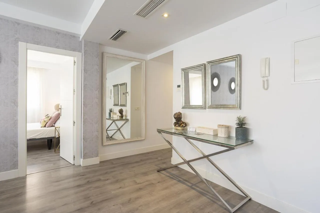 Soho Premium 4 Bedrooms Apartment مالقة