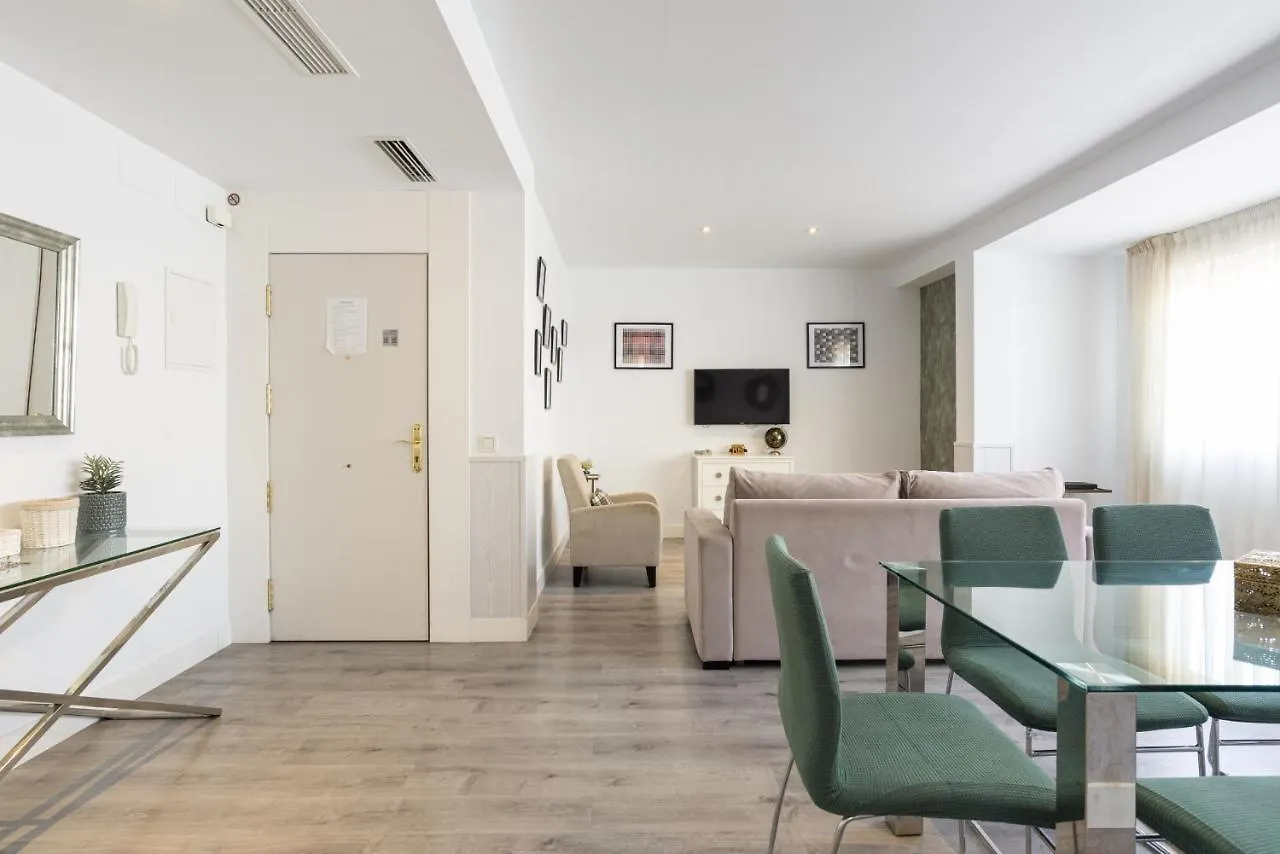 Soho Premium 4 Bedrooms Apartment Malaga